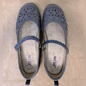 11W Jambu‘wildflower’ blue